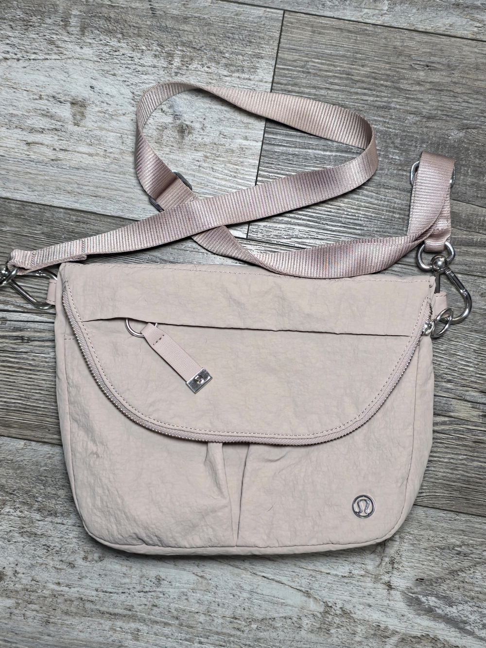 Lululemon Women's All Night Festival 5L Cross Body Bag Nude/Mauve Colorway *EUC